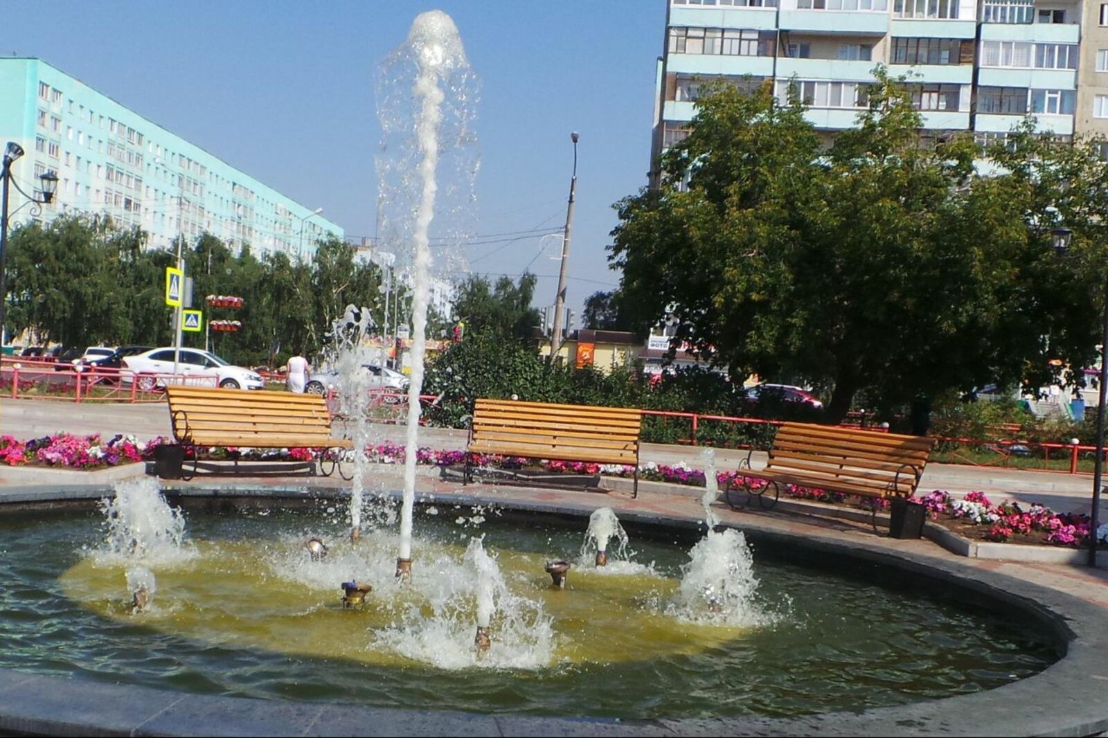 автор