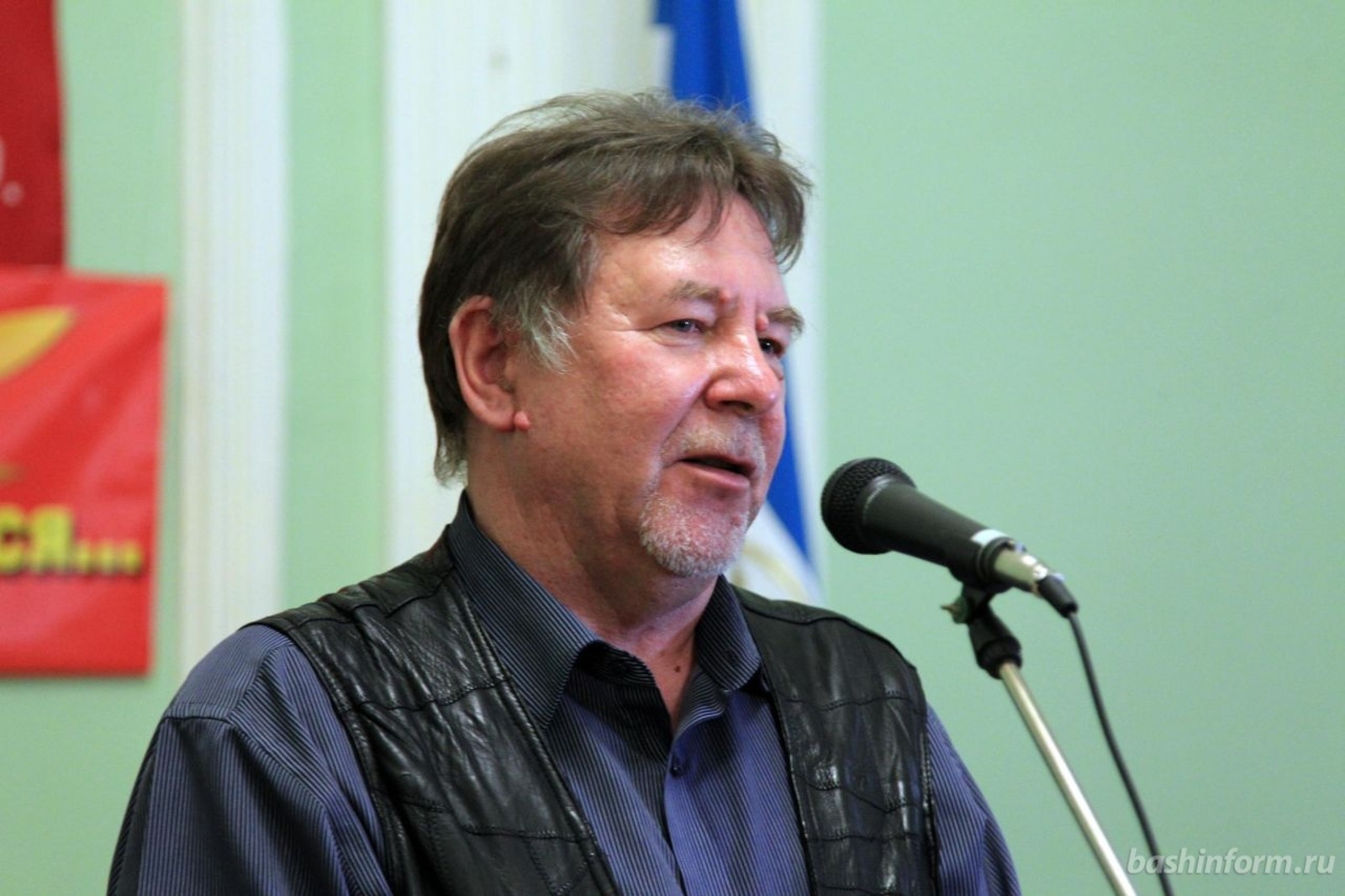 Олег Яровиков