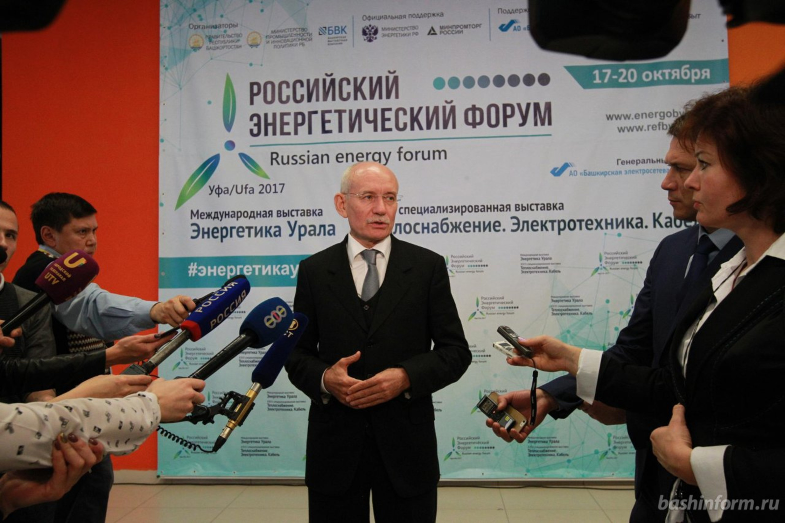 Олег Яровиков