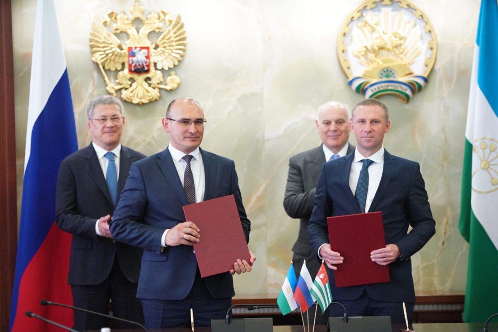 Бурзянский и Мелеузовский районы Башкирии заключили соглашения с двумя регионами Абхазии