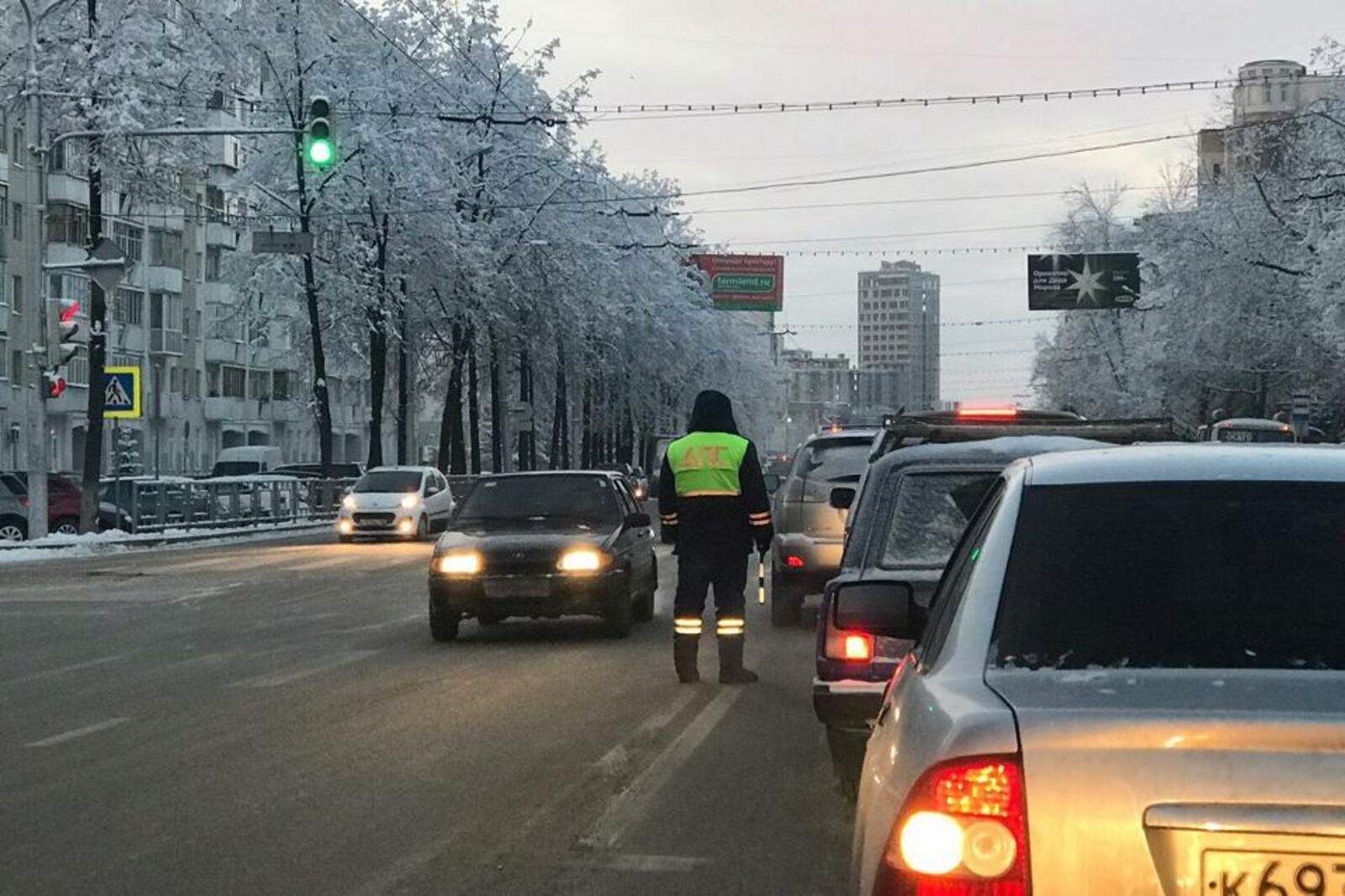 автор