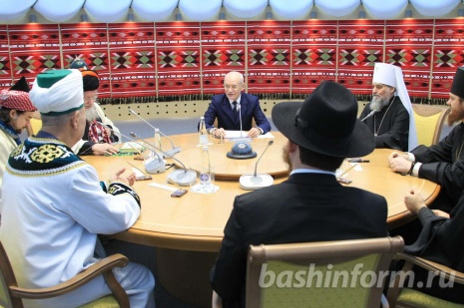 Олег Яровиков