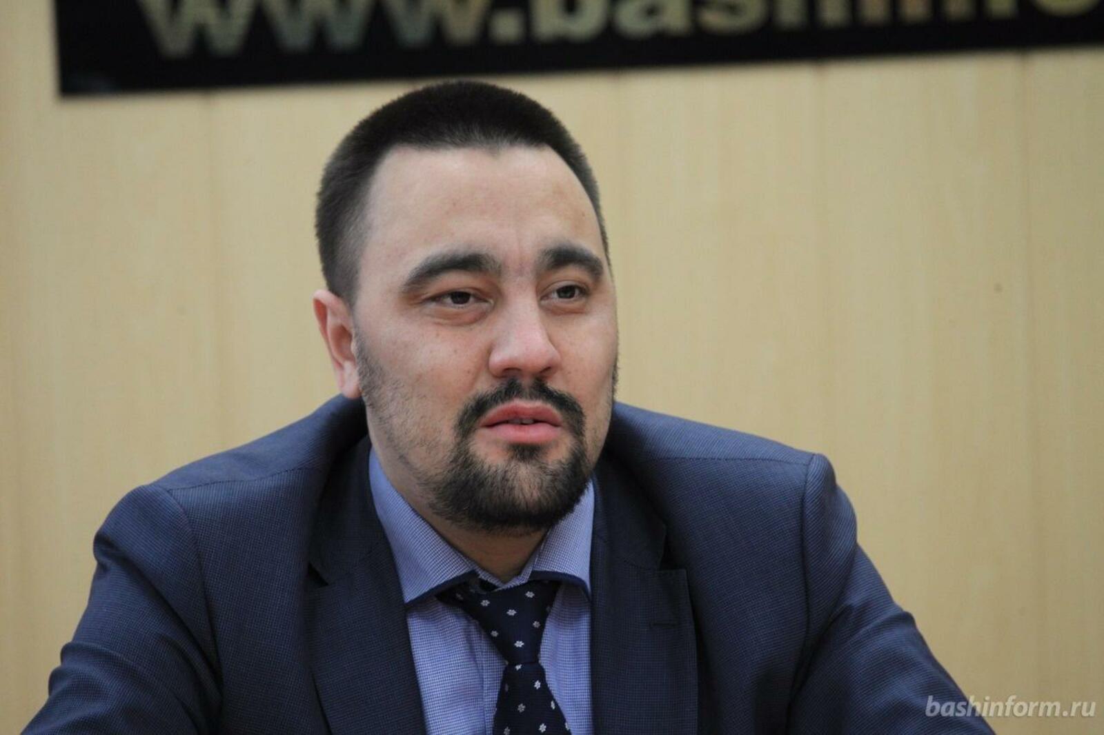 Олег Яровиков