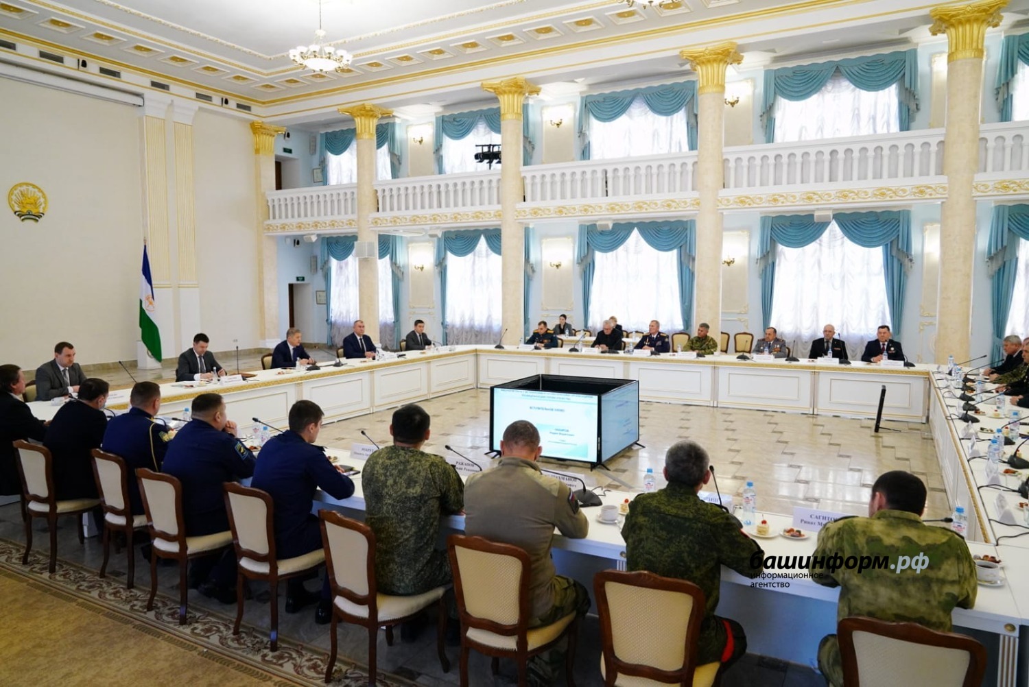 Олег Яровиков
