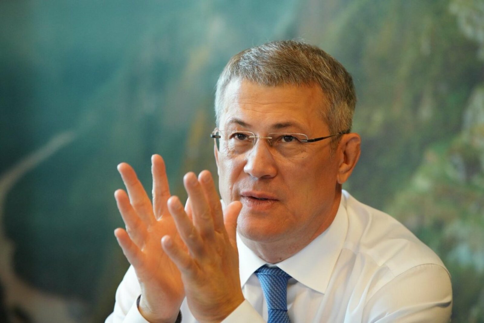 Олег Яровиков