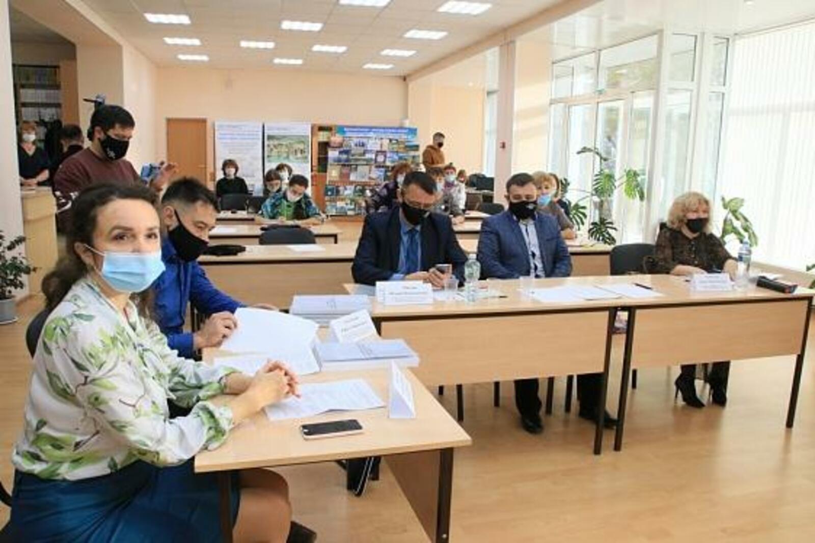 Октябрьский нефтяник