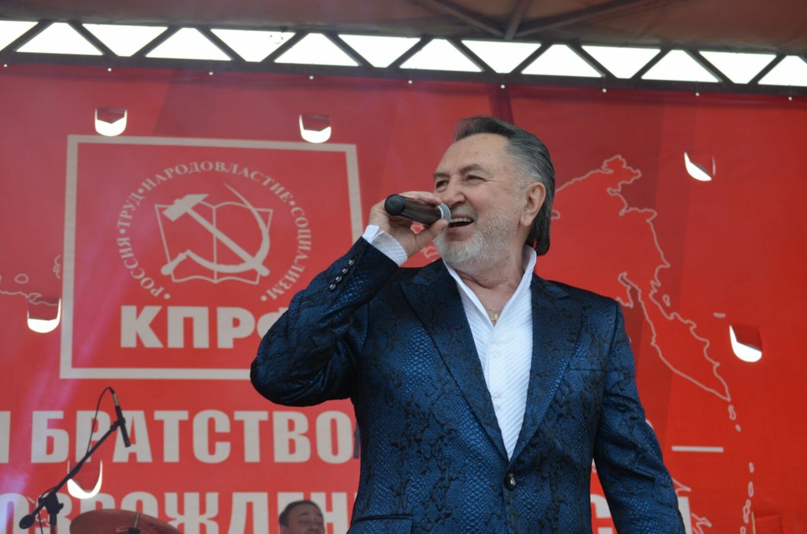автора