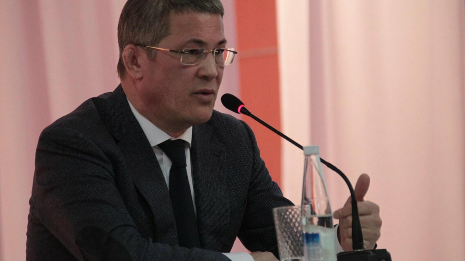 Олег Яровиков