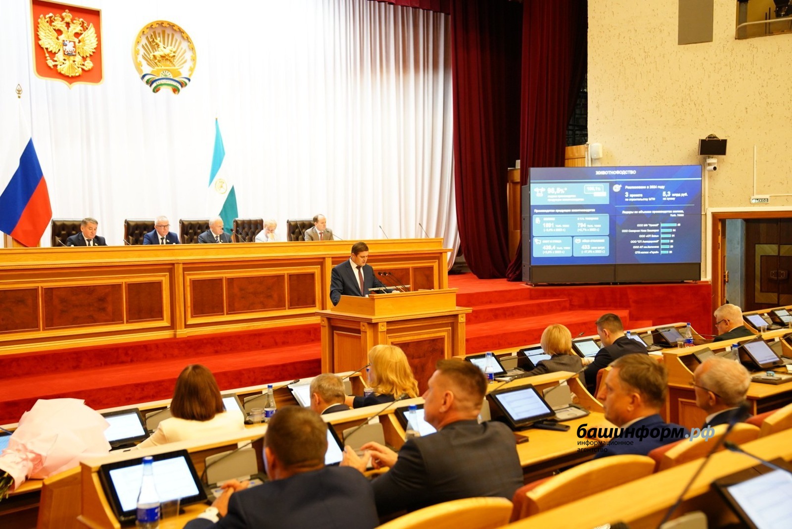 Олег  Яровиков