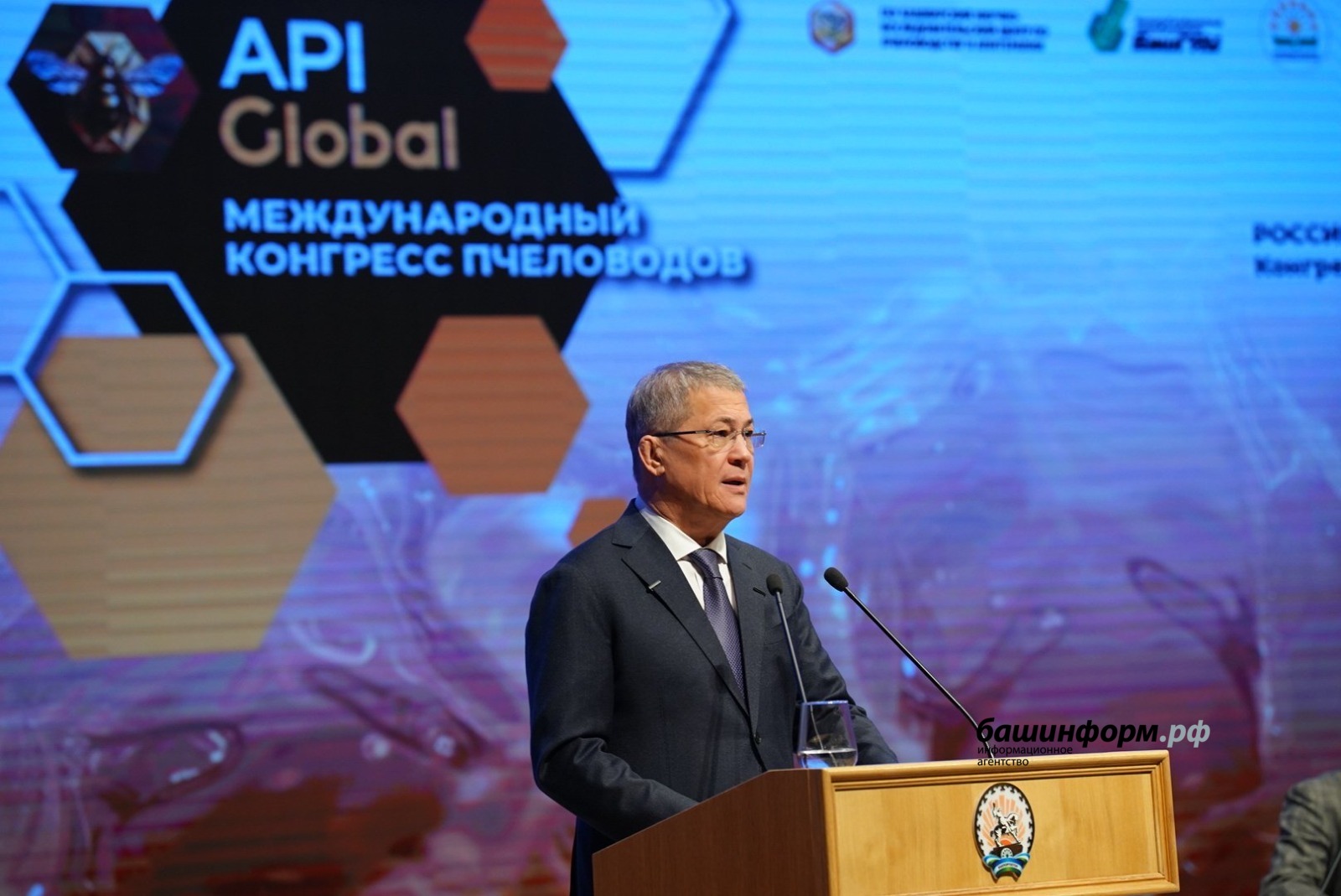 Олег Яровиков