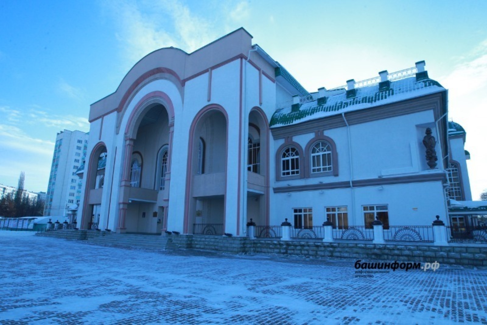 Олег Яровиков