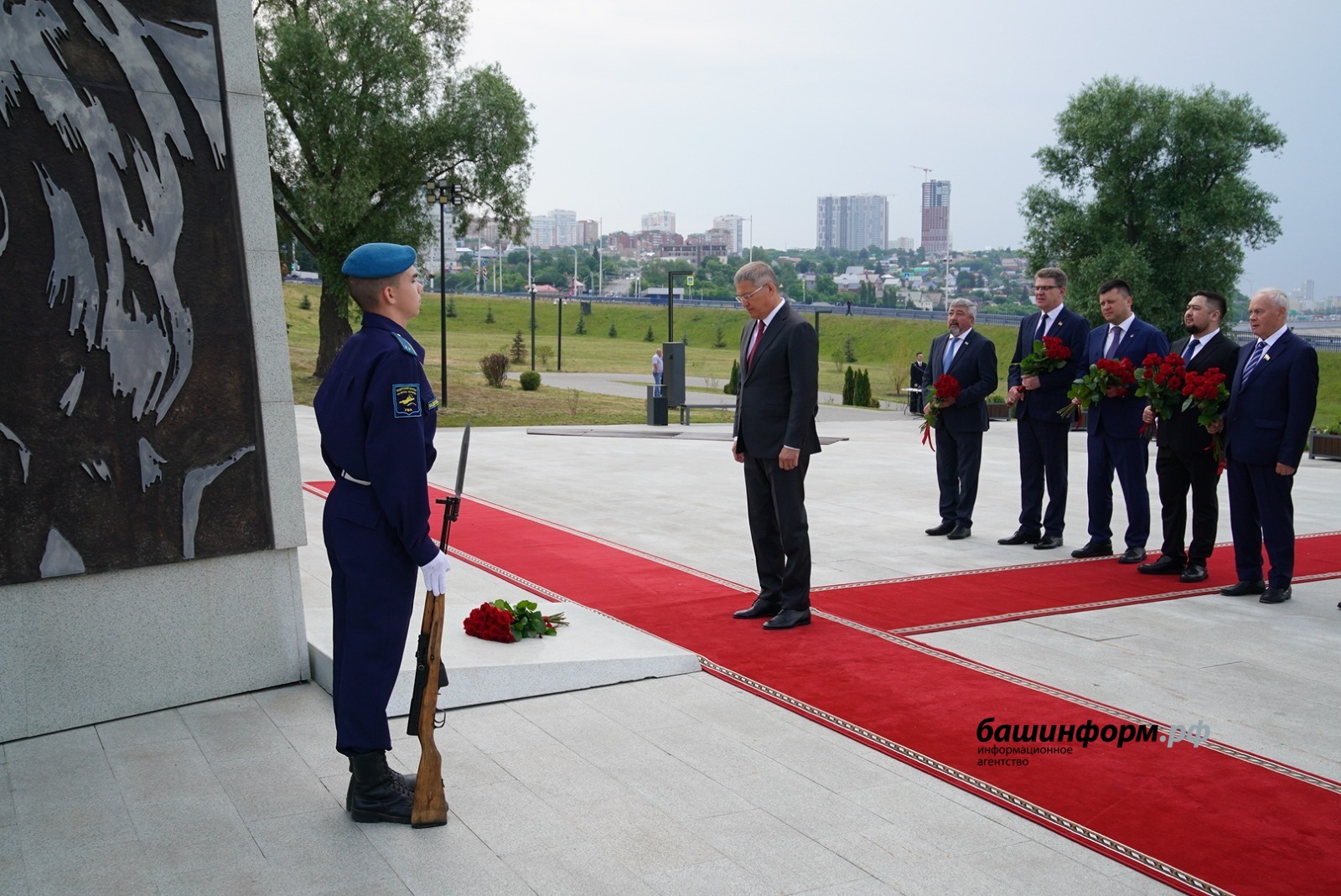 Олег Яровиков