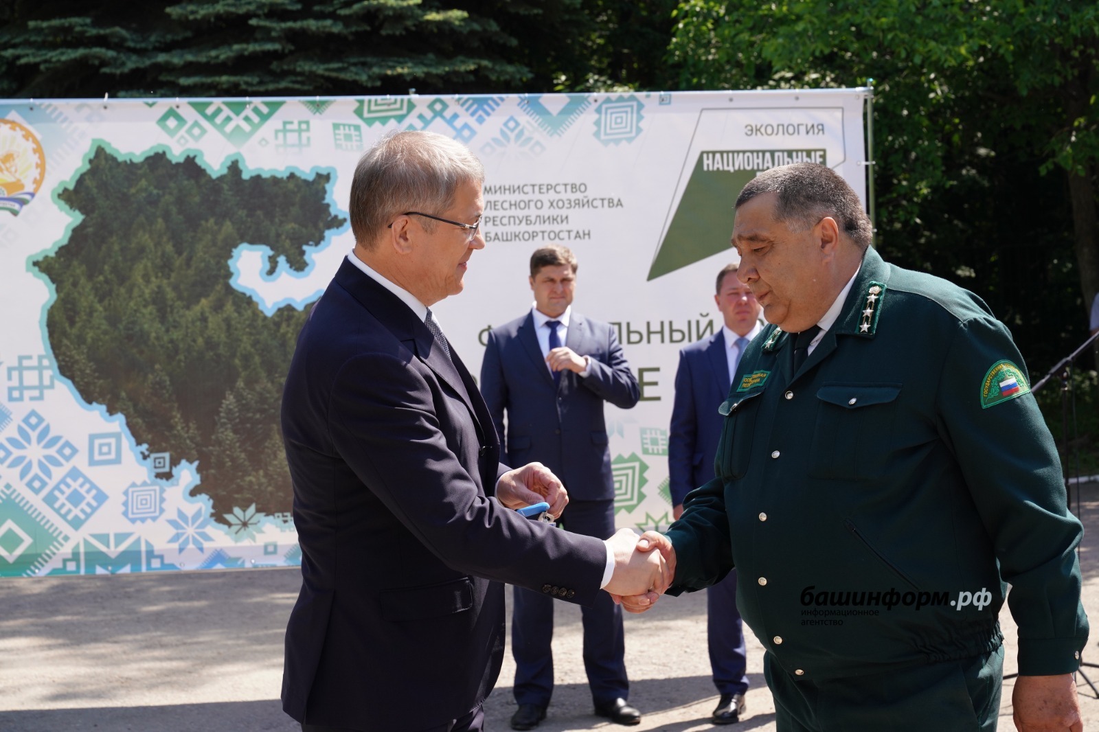 Олег Яровиков