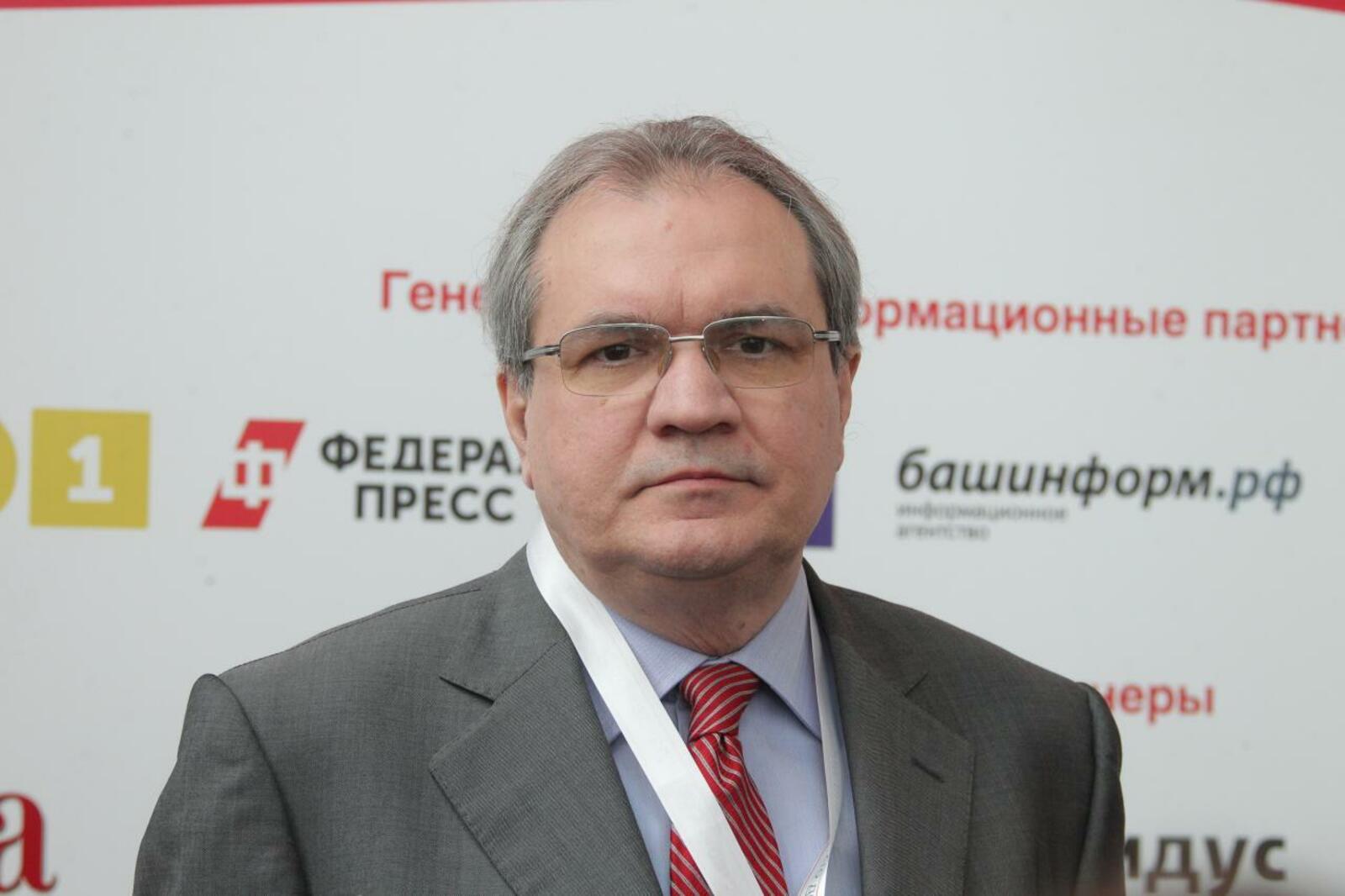 Олег Яровиков