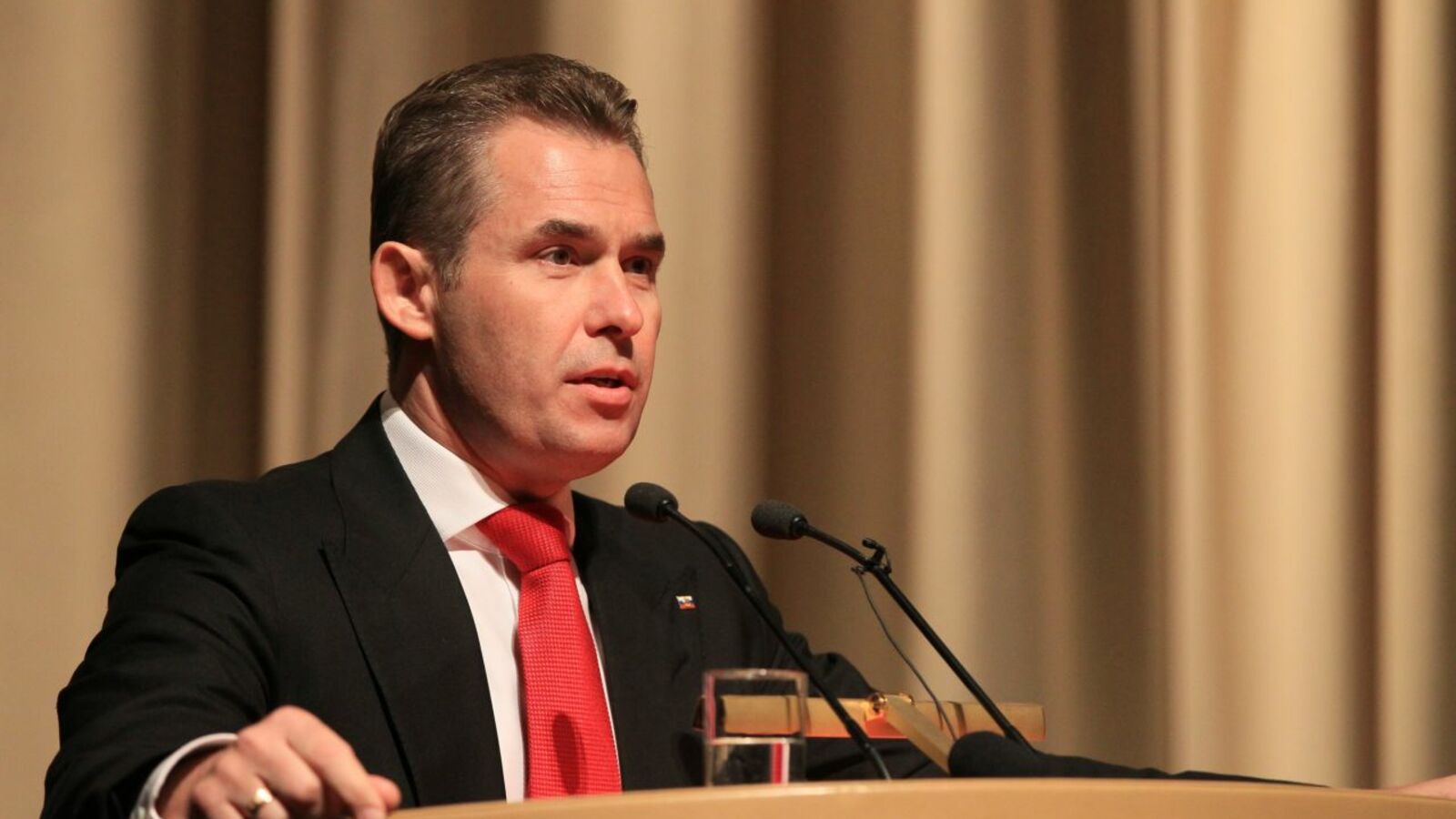 Олег Яровиков