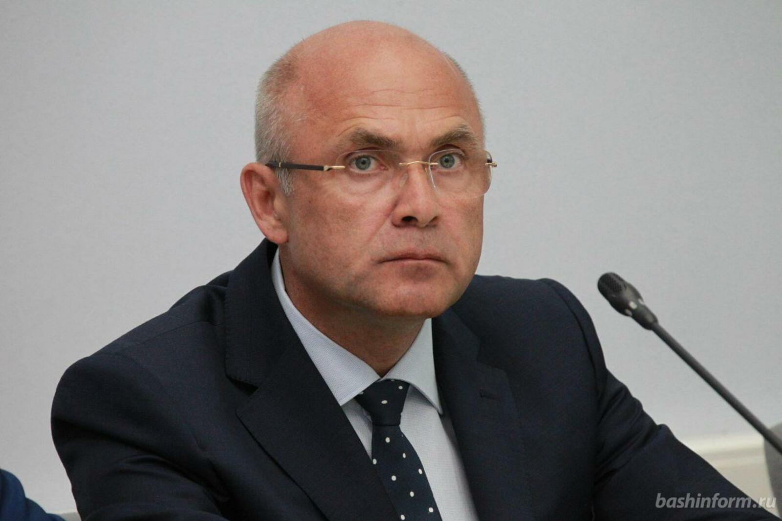 Олег Яровиков