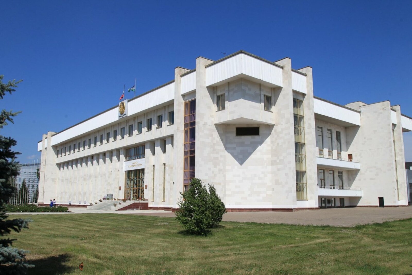 Олег Яровиков