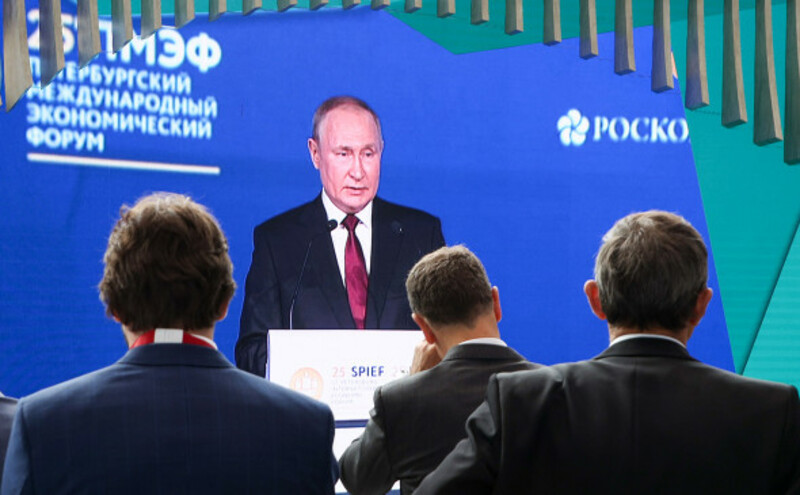 Путин поздравил регионы, поднявшиеся в рейтинге деловой среды