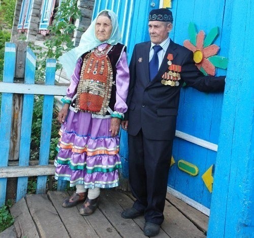 Бабушка и дедушка Айдара, проживают в деревне Кузгун-Ахмерово Белорецкого района