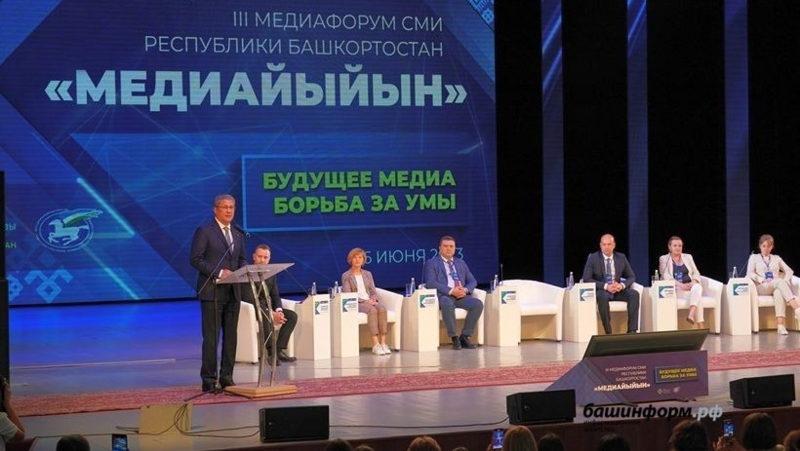 Олег Яровиков