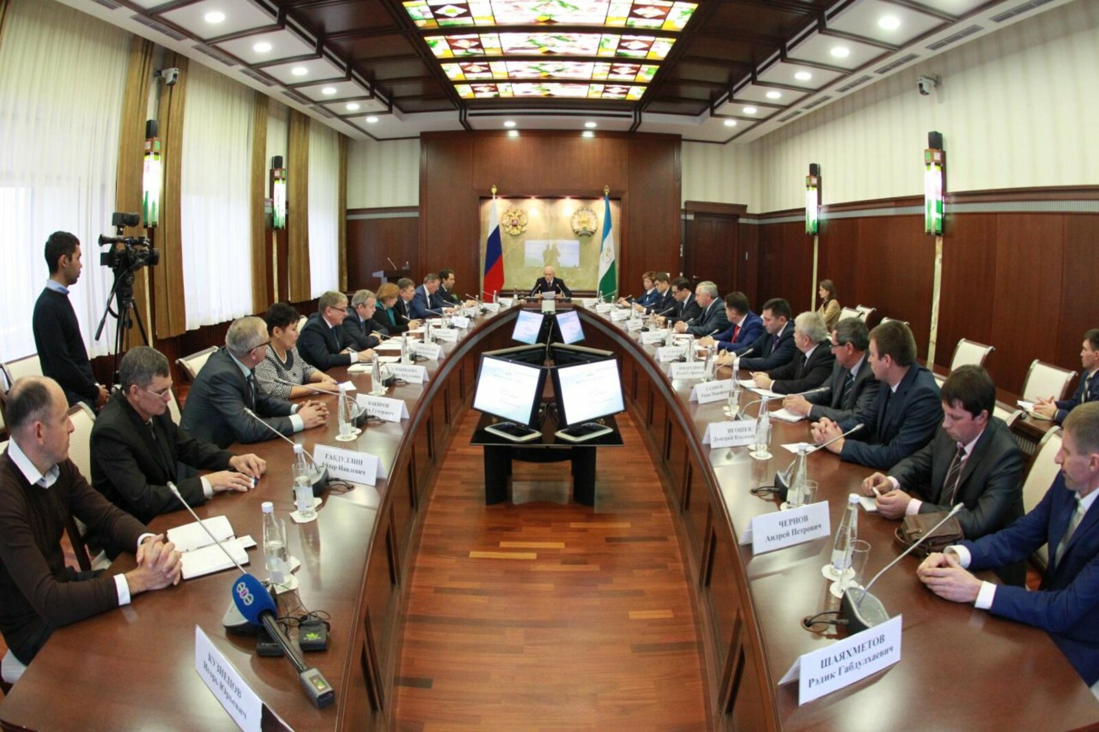 Олег Яровиков
