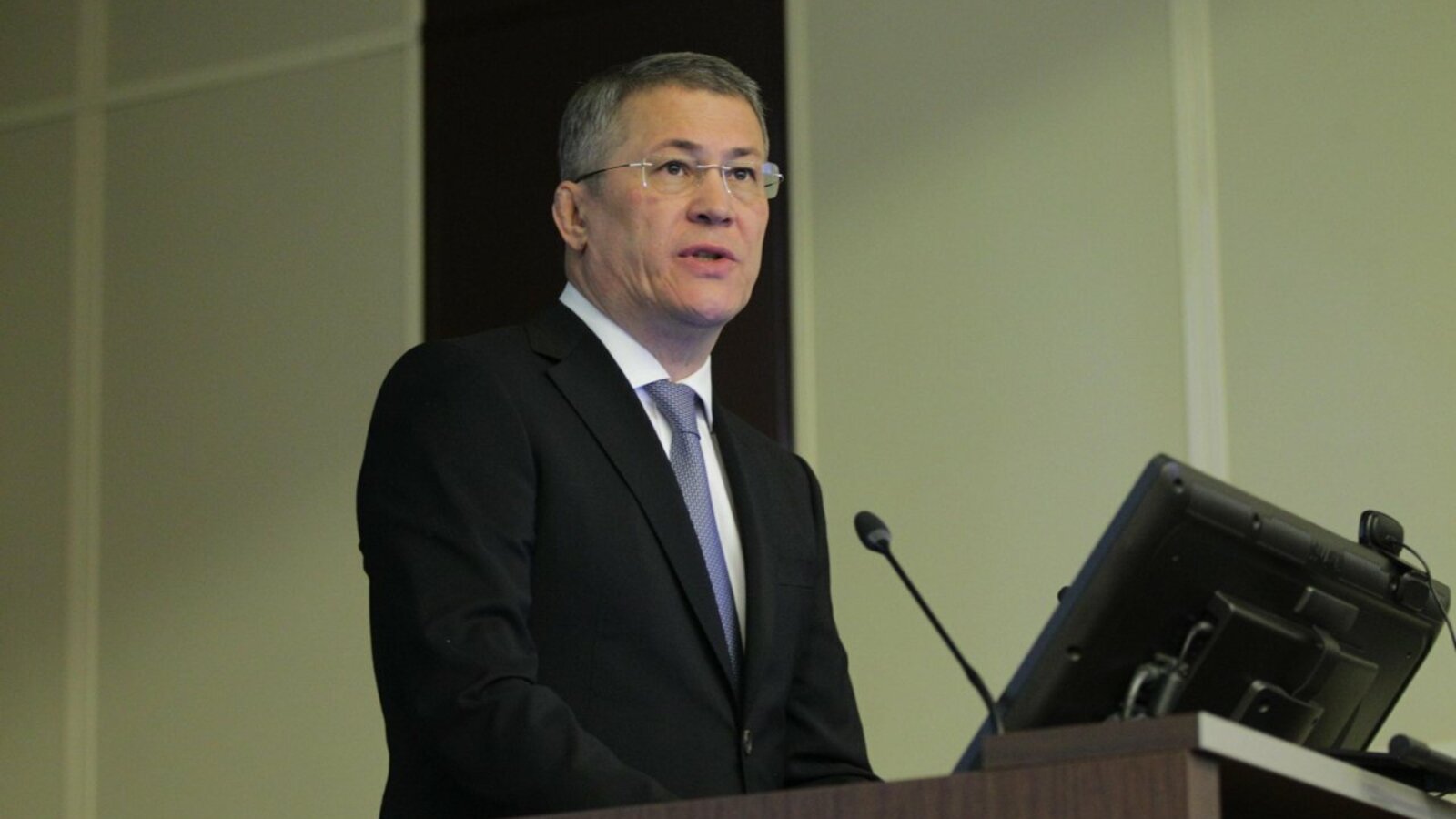 Олег Яровиков