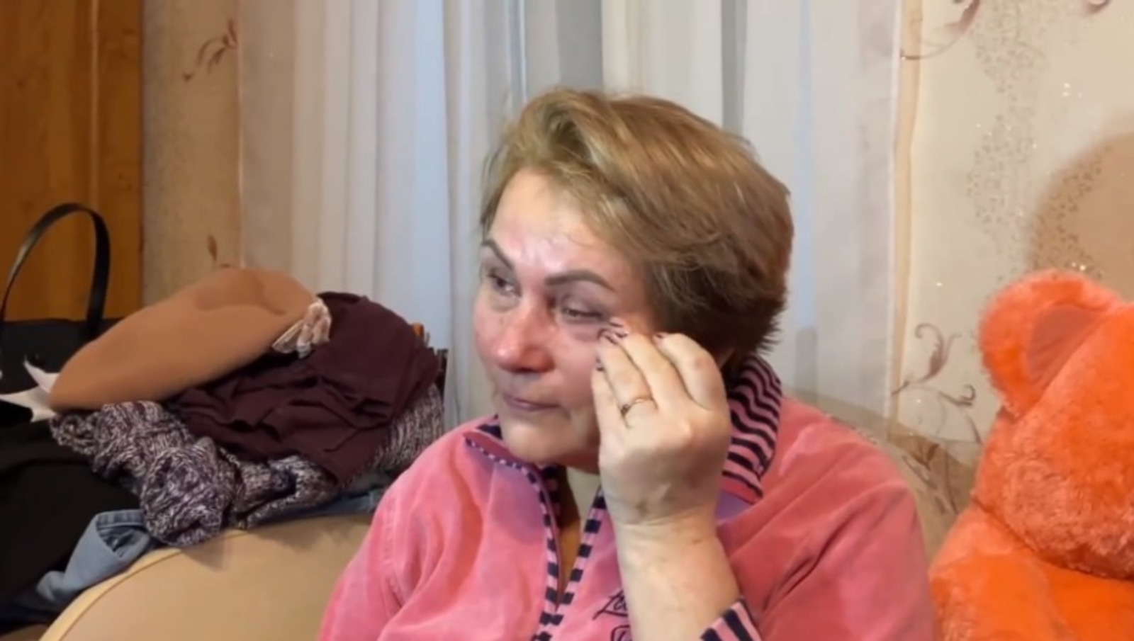 Стоп-кадр видео "Честно говоря"