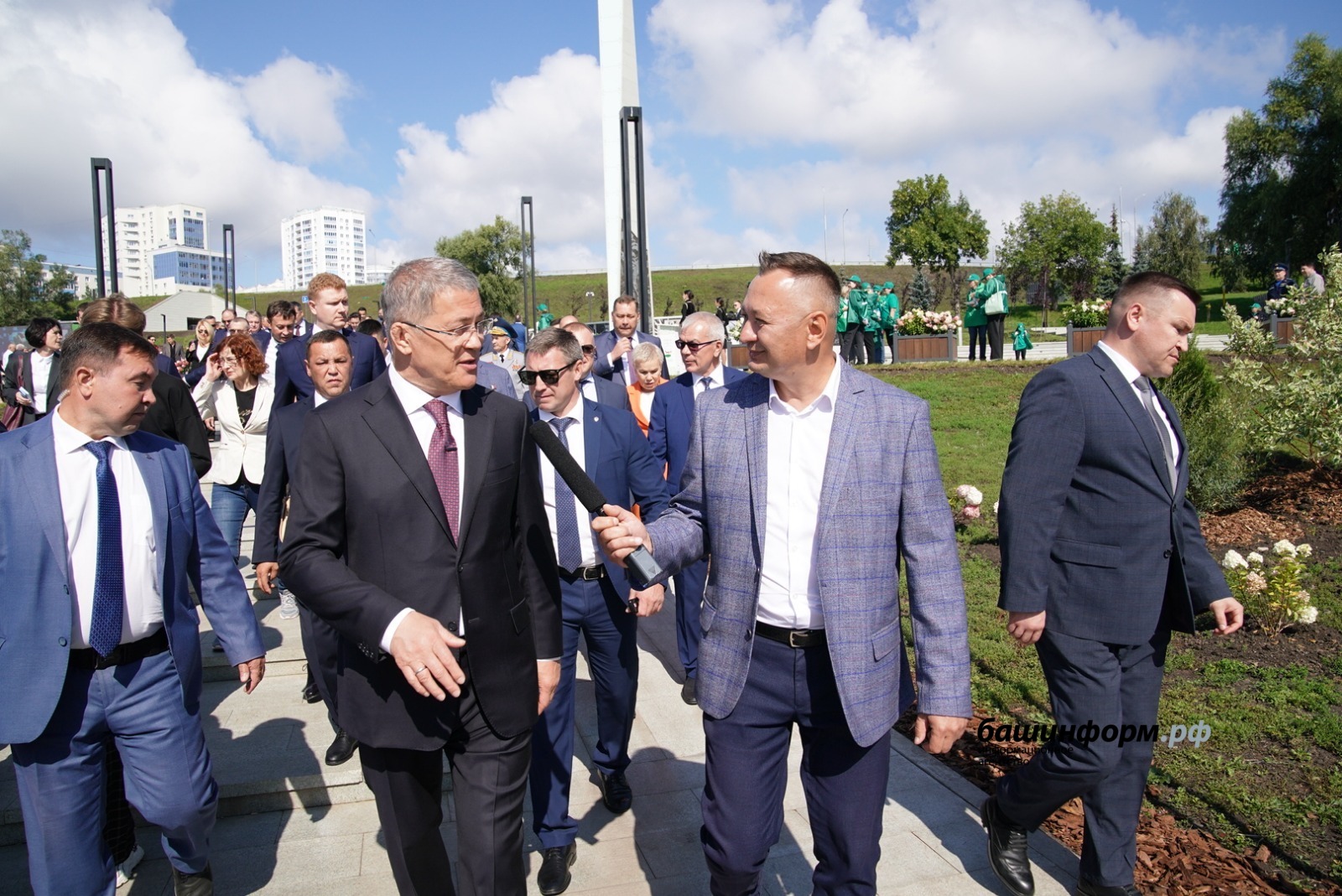 Олег Яровиков