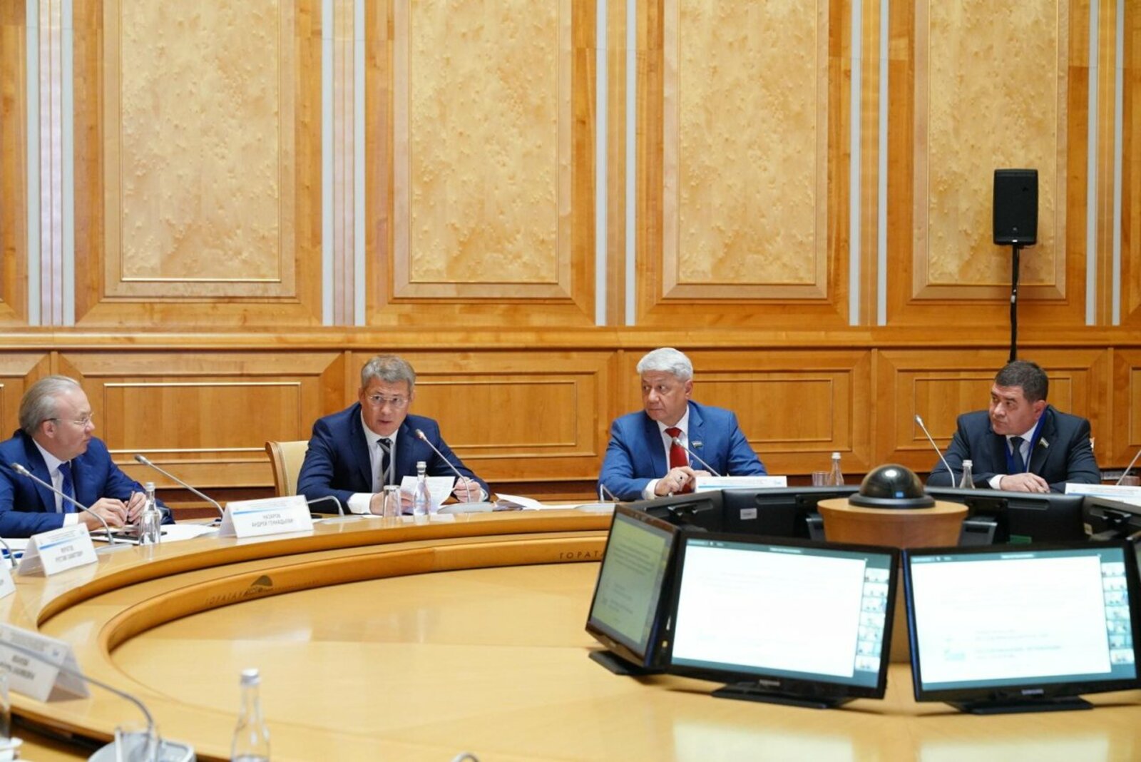 Олег Яровиков
