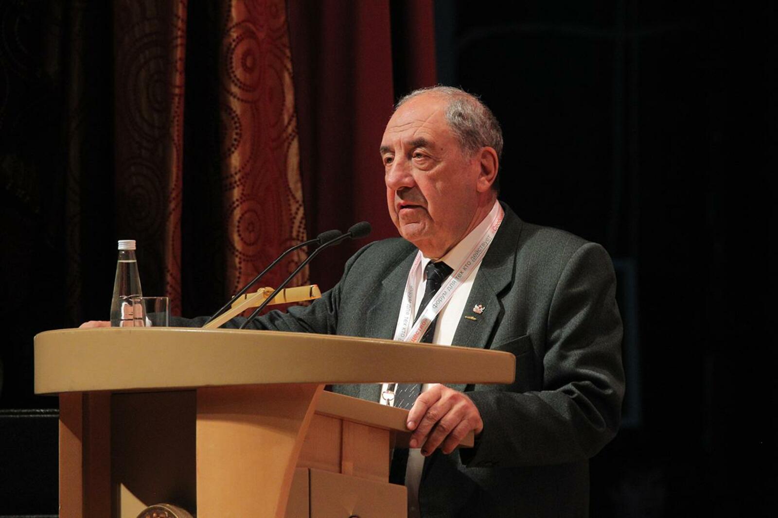 Олег Яровиков