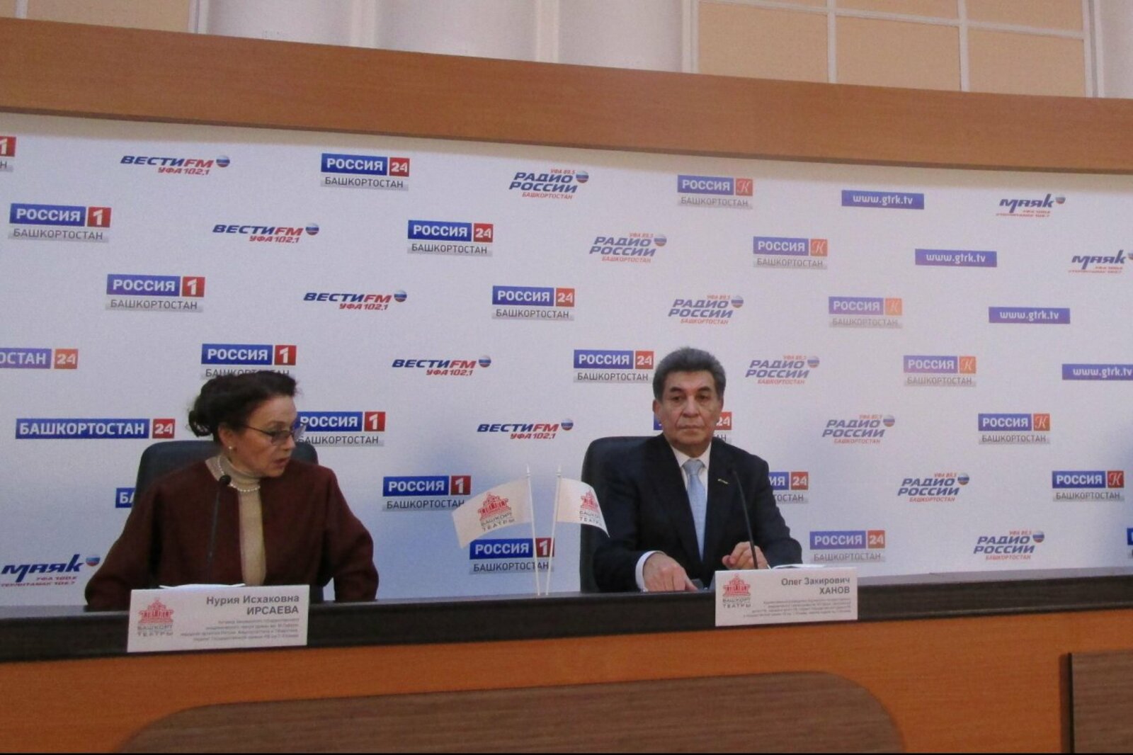 автор