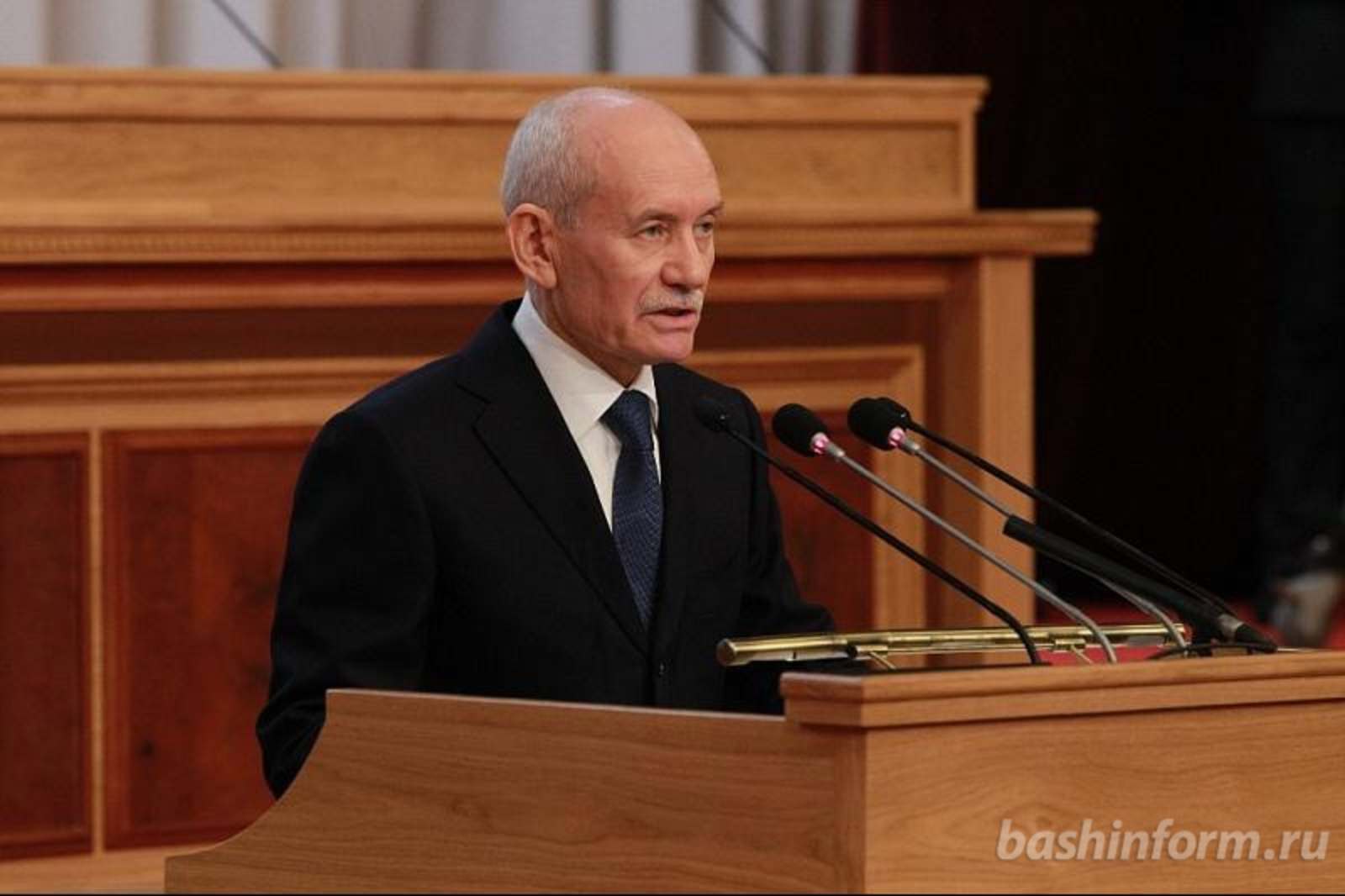 Олег Яровиков