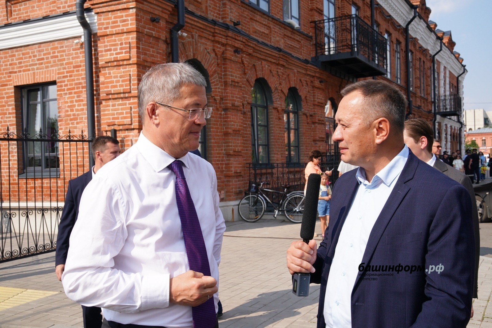 Олег Яровиков