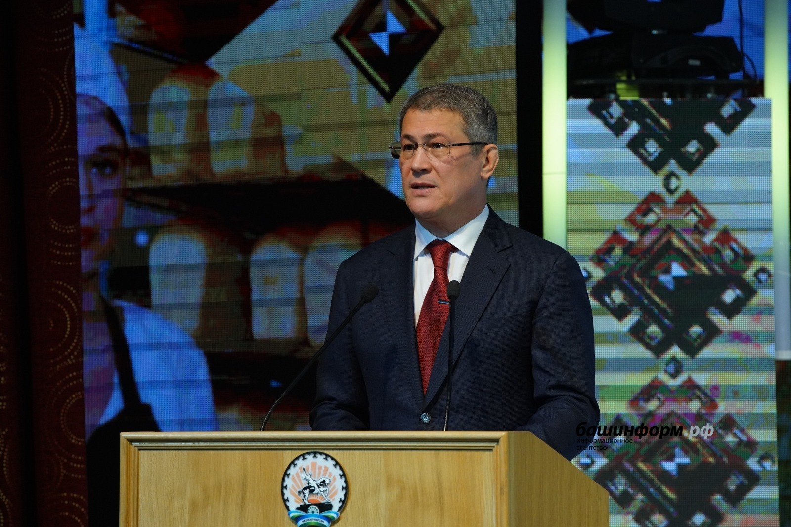 Олег Яровиков