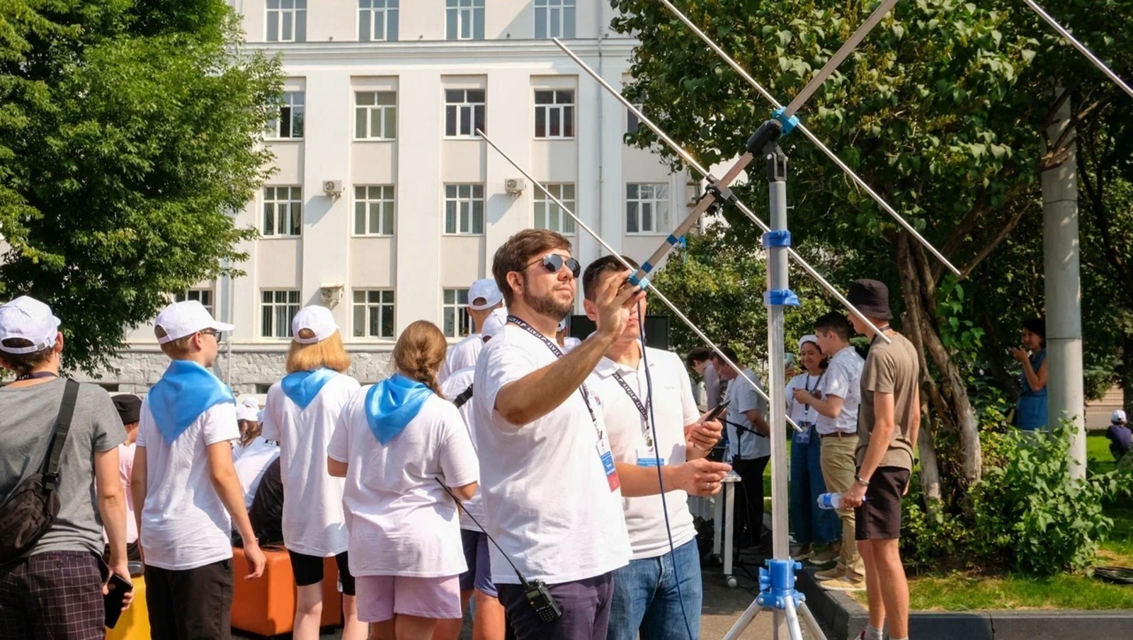 В Уфе для детей из ДНР и ЛНР провели сеанс радиосвязи с российским экипажем МКС