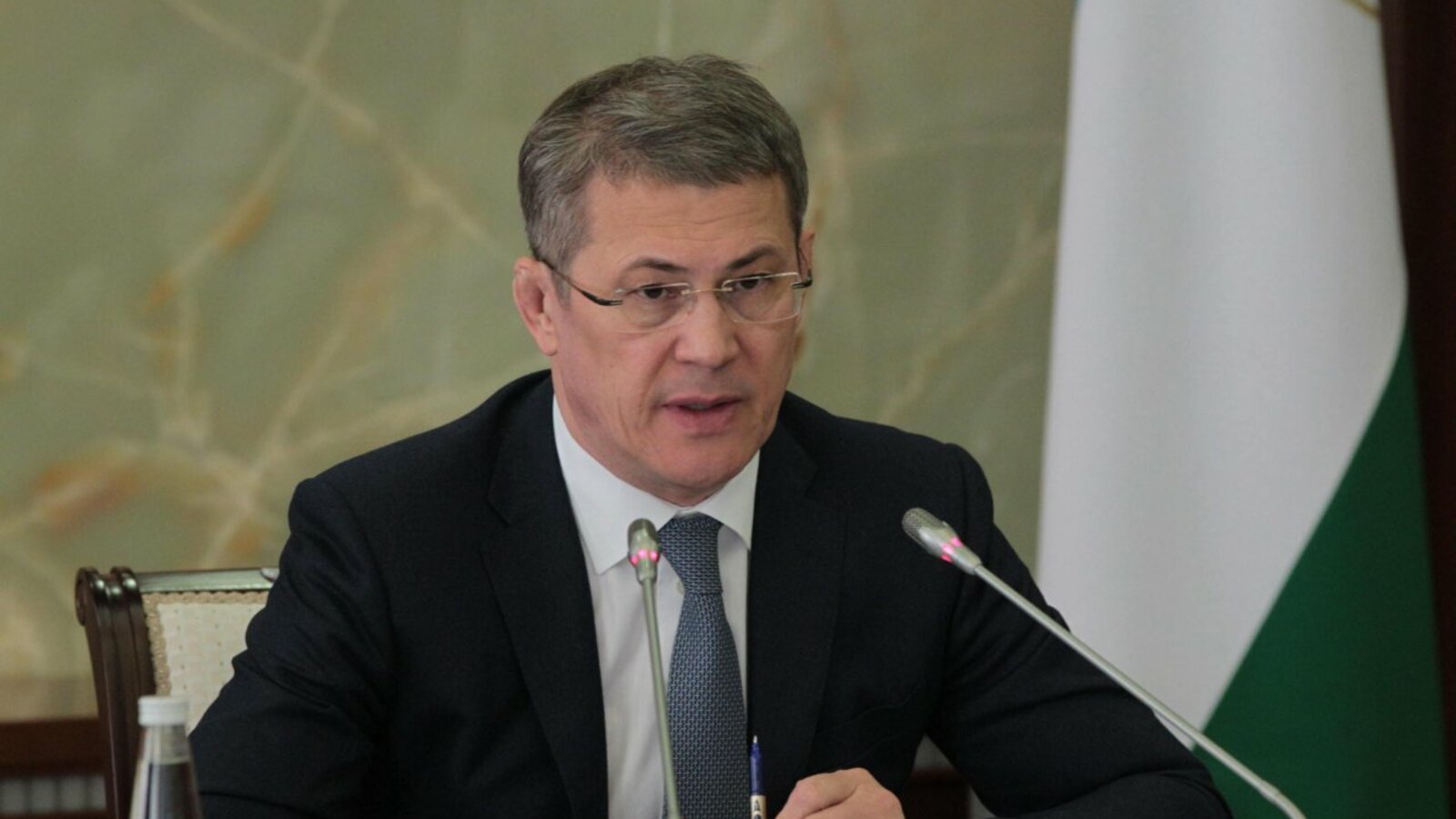 Олег Яровиков