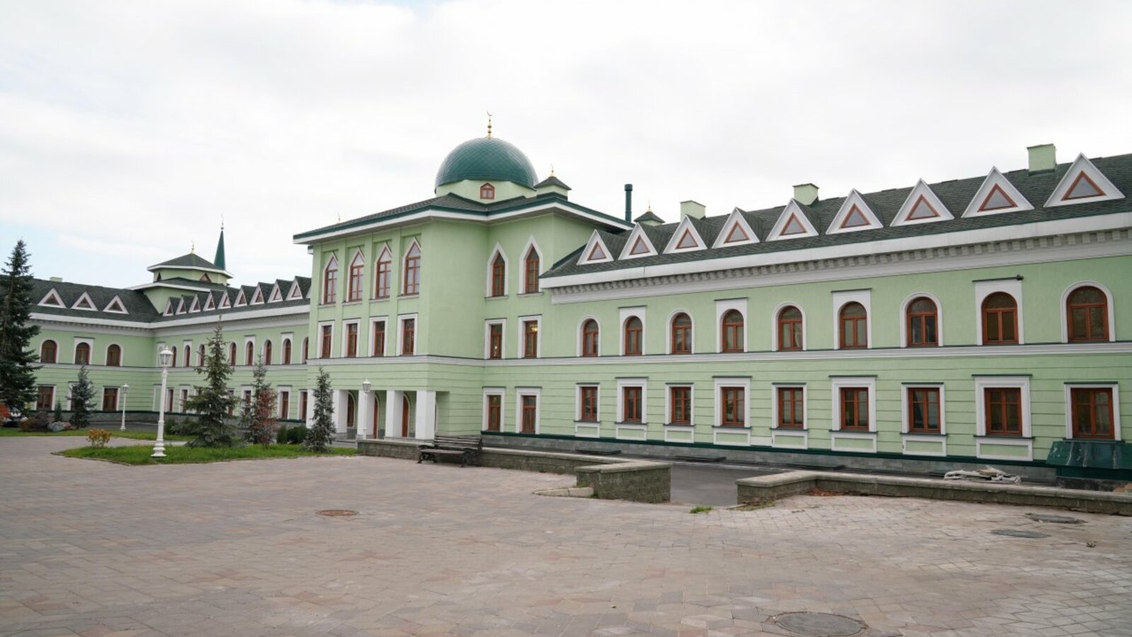 Олег Яровиков