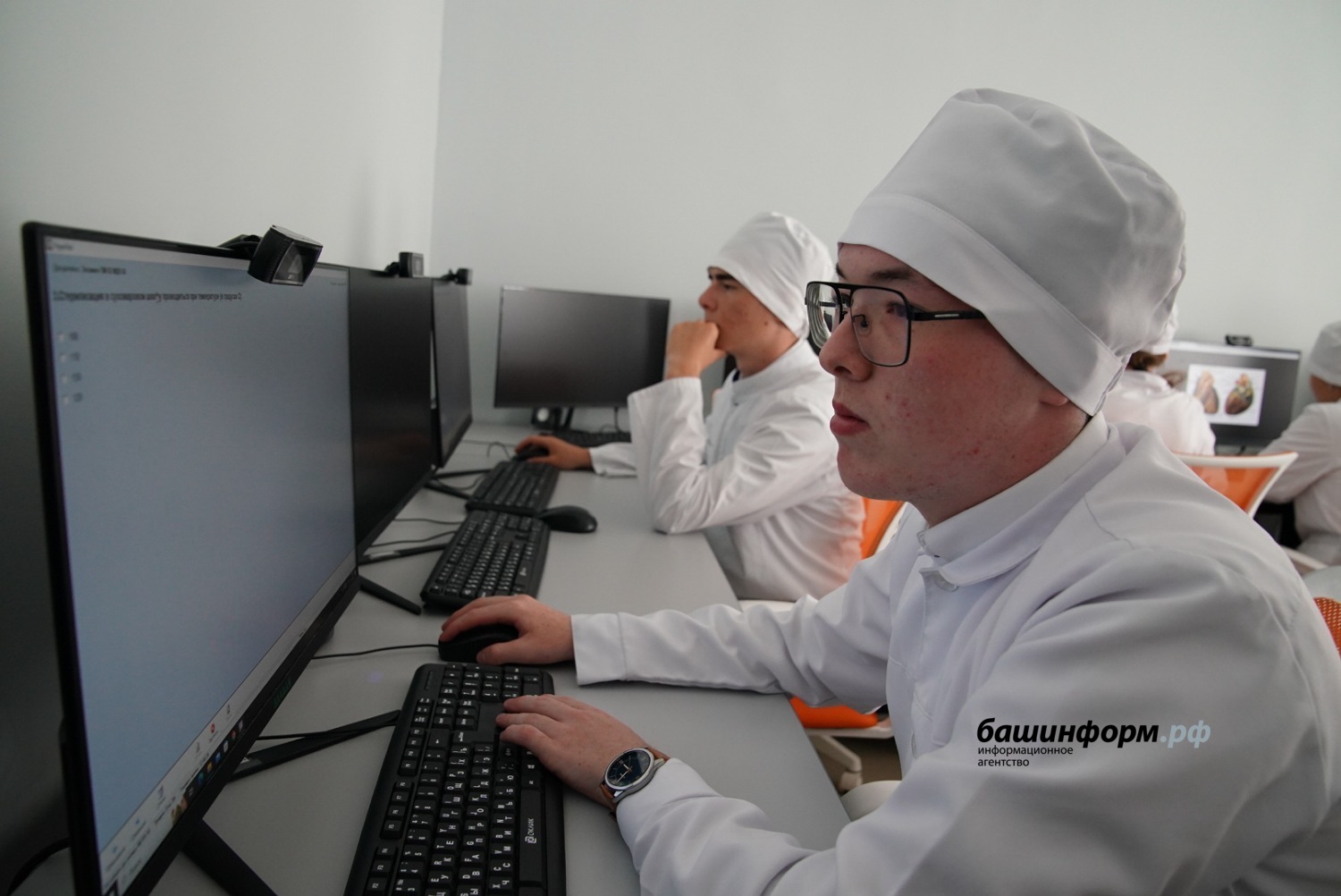 Олег Яровиков