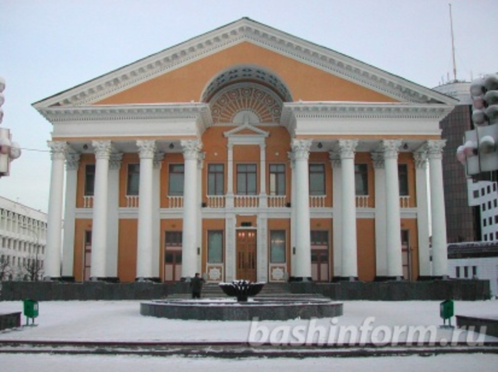 Олег Яровиков