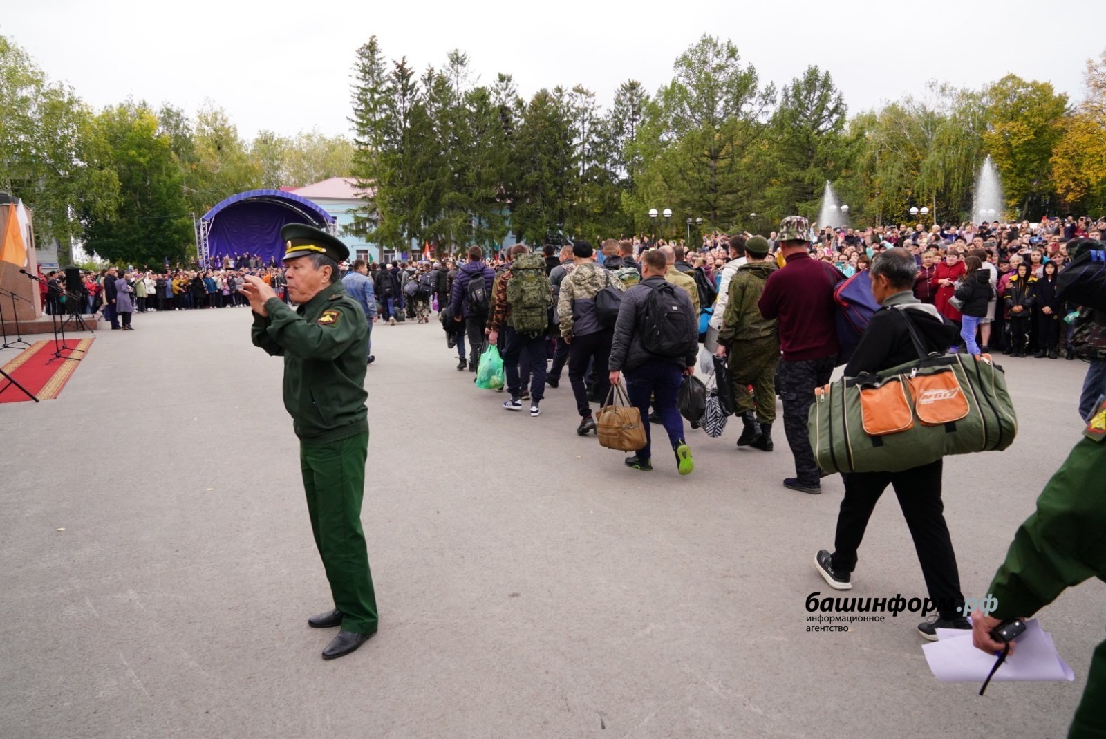 В Кармаскалах торжественно проводили мобилизованных двух районов Башкирии