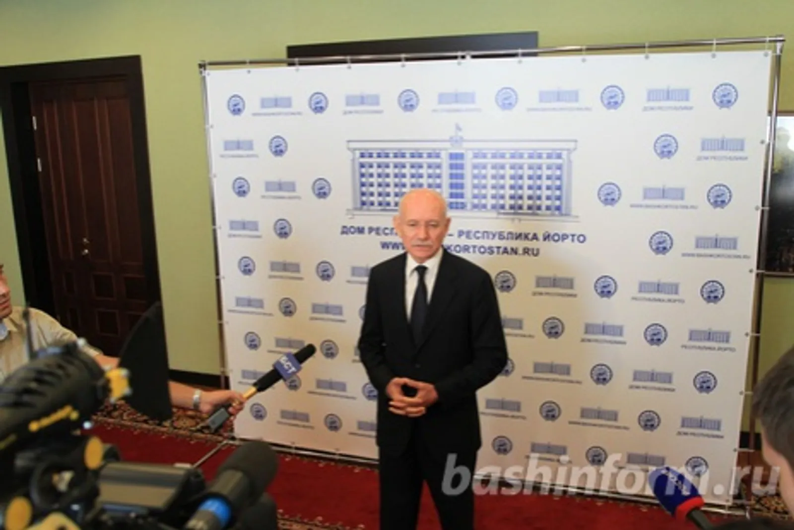 Олег Яровиков