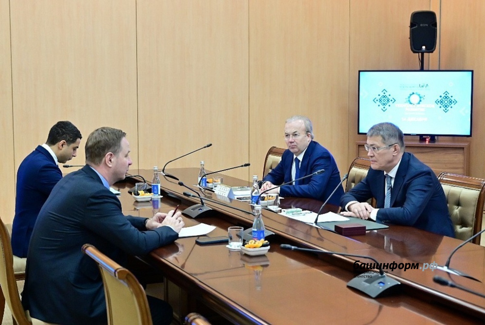 Олег Яровиков