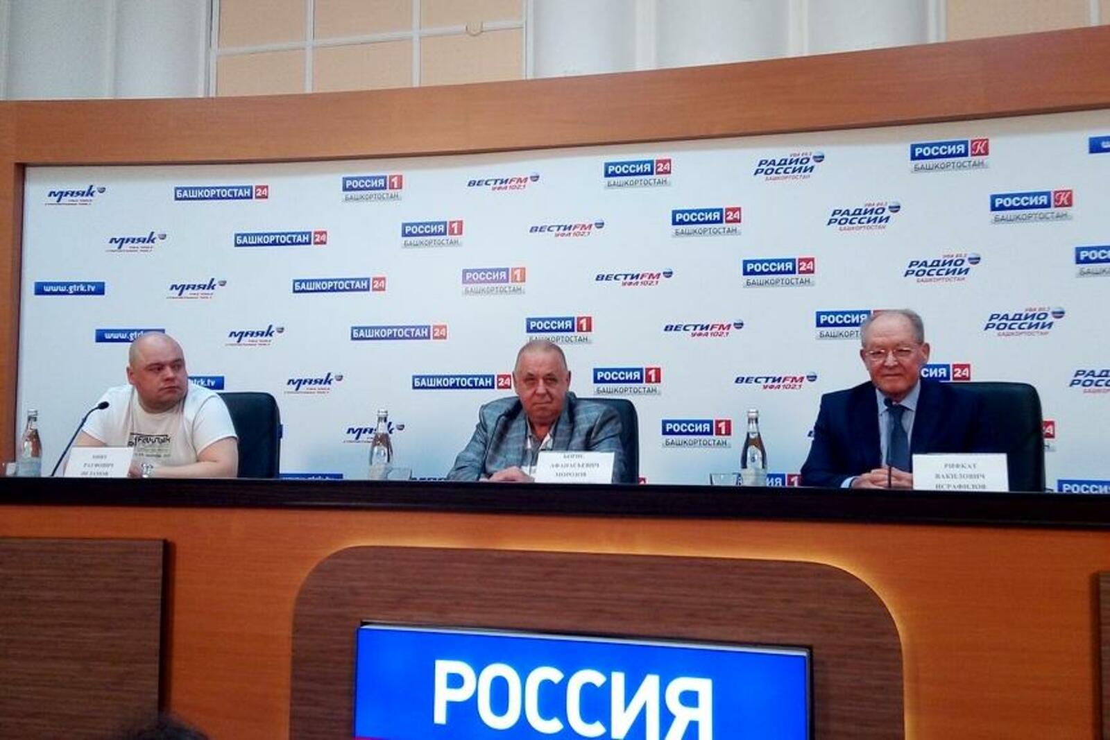 автор