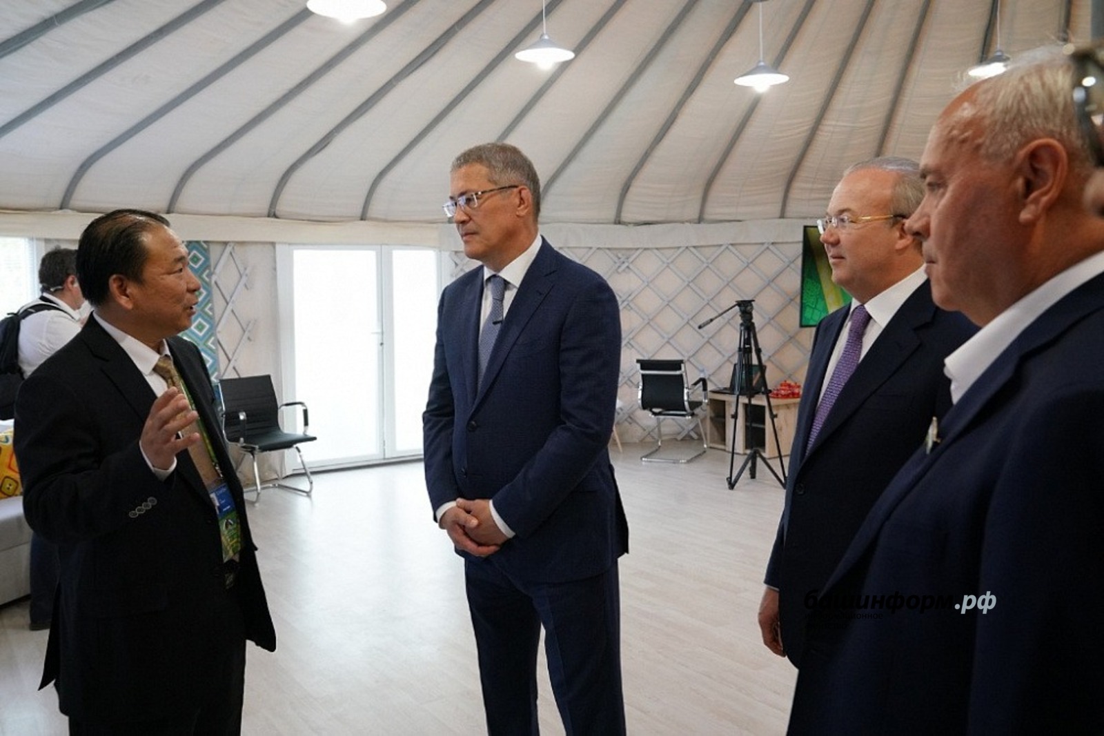 Олег Яровиков
