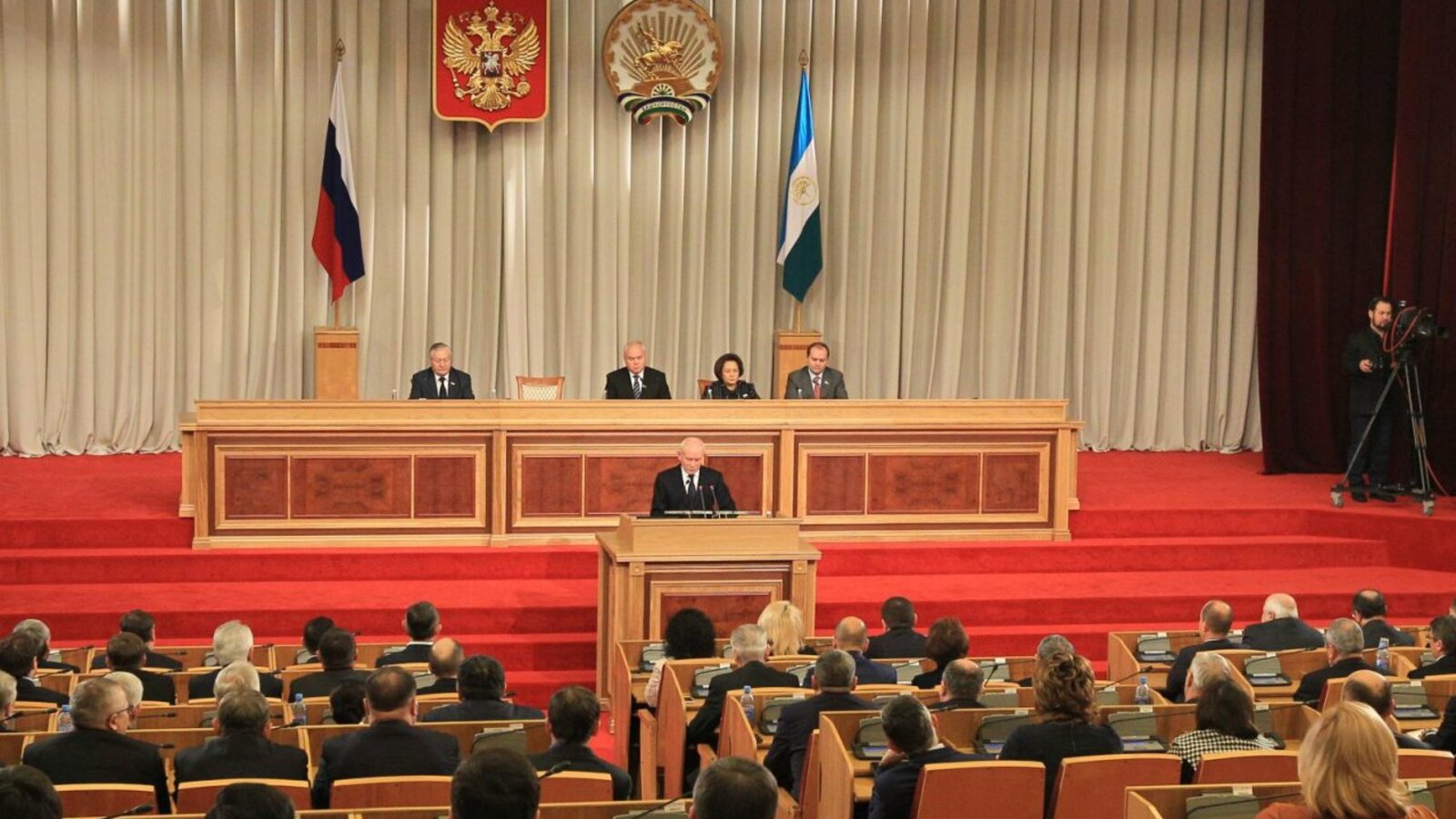 Олег Яровиков