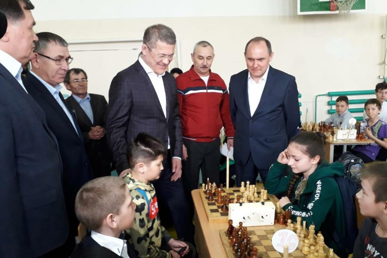 автор