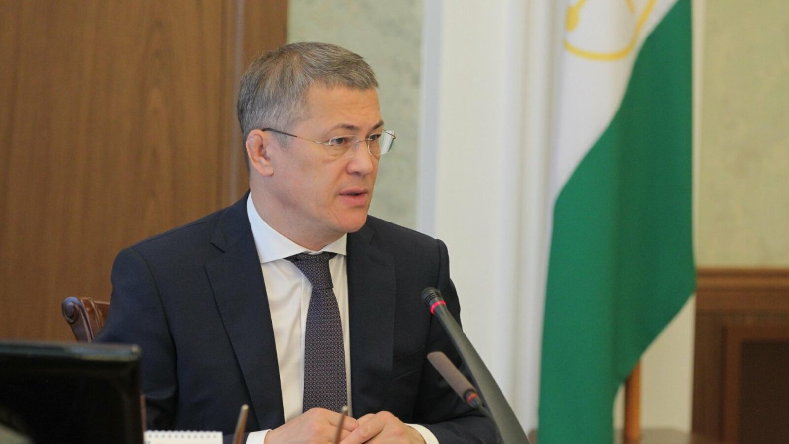 Олег Яровиков