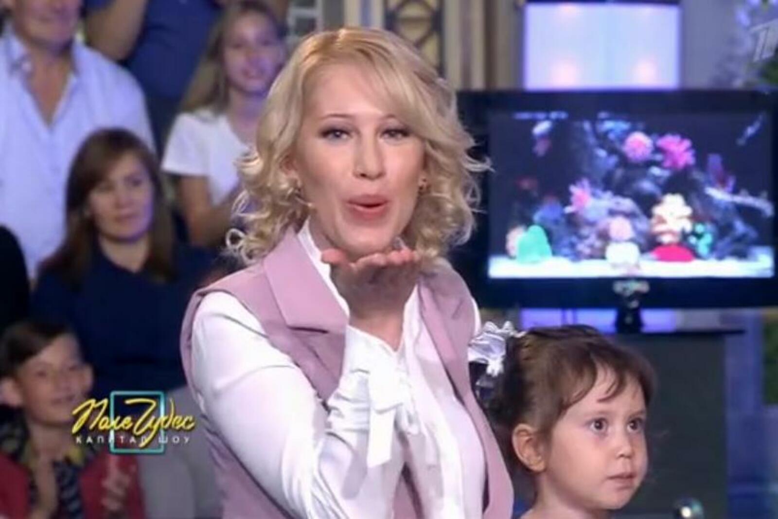 стоп-кадр видео www.1tv.ru/shows/pole-chudes