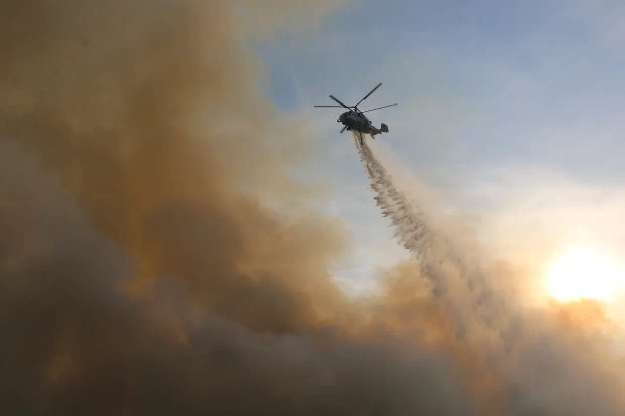 Для тушения пожаров в Башкирии задействовали вертолет и поезд