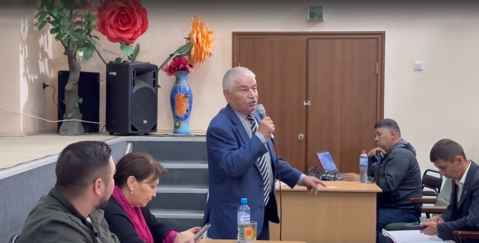 скриншот видео Фрагмент встречи Азата Бадранова с жителями Темясово